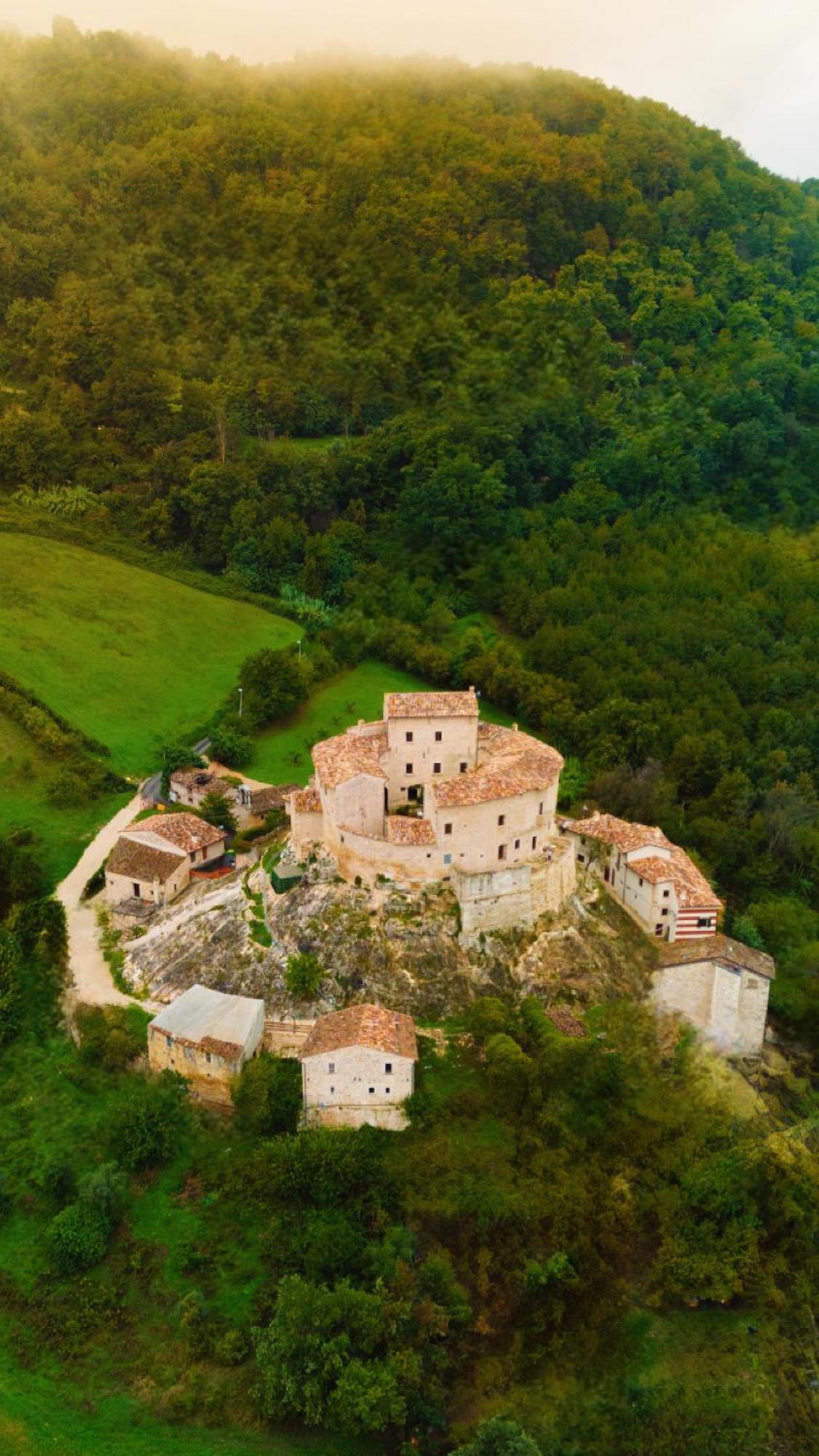 Castel Di Luco Hotell Acquasanta Terme Eksteriør bilde
