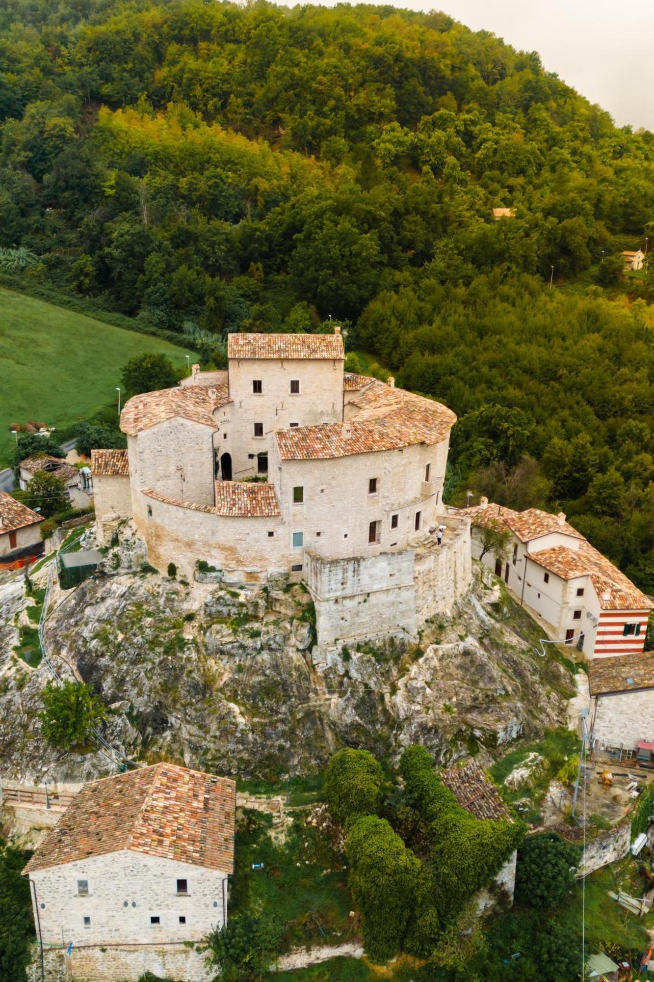 Castel Di Luco Hotell Acquasanta Terme Eksteriør bilde